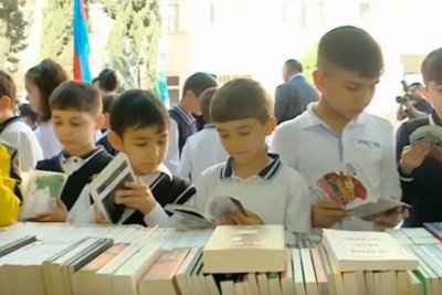 “Oxu Günü”nə həsr olunmuş kitab sərgisi keçirilib