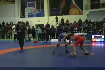 Güləşçilərimiz paytaxtdan medalla dönüblər