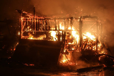 30 kvadratmetr olan köməkçi tikili yanıb