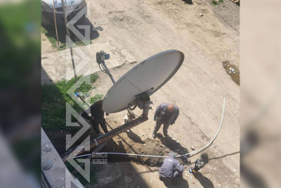 Binanın su xəttinə qanunsuz qoşulmaq istəyən şəxs sakinləri narahat edir