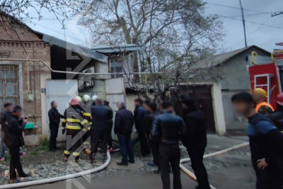 Evlərin birində yanğın olub