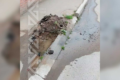 Mir Cəlal Paşayev küçəsində yeraltı borudan su sızır