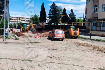 Daha bir prospektə yeni kanalizasiya və su boruları çəkilir