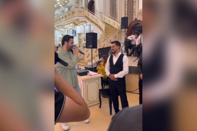 Orxan Zeynallı fanatlarından birinin toyuna qatılıb