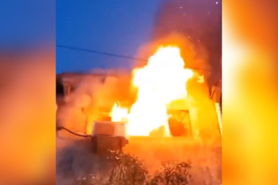 Şəhər ərazisində ildırım vurmasından obyekt yanıb