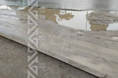 Şəhərin üç yerində yolun bir hissəsi yararsız hala düşüb