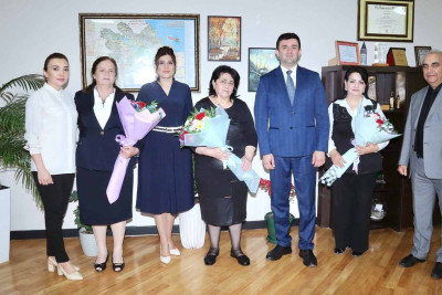 Yaş həddi ilə bağlı təqaüdə yollanan direktorlar təltif olunublar