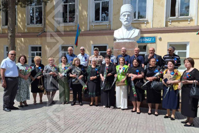 20 nömrəli məktəbin məzunları 50 il sonra görüşüblər