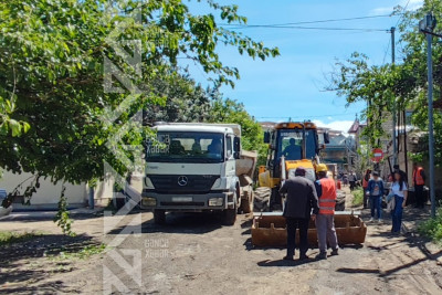 Firudin Qurbanəliyev küçəsində kommunal işlər aparılır