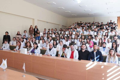“AzəriMed”in əməkdaşları ADAU tələbələrinə təlim keçiblər