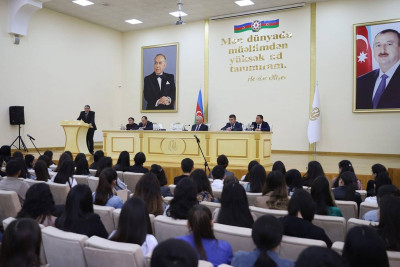 GDU-nun rektoru tələbələrlə görüşüb