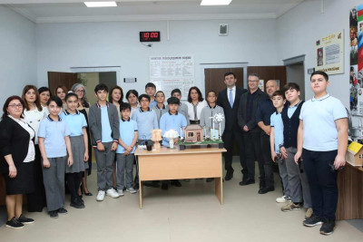 ORT İsrail komandasının nümayəndələri şagirdlərlə görüşüblər