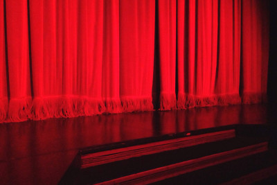 "Milli" statusu alan Dram Teatrında işçilərin maaşı artırılır