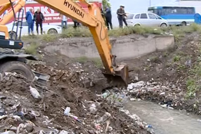 Xan arxı sakinlər və obyektlər tərəfindən çirkləndirilir