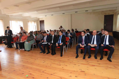 İcra başçısı sakinlərin müraciətlərini dinləyib