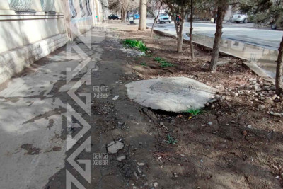 Şəhərin iki yerində piyada yolunun təmirə ehtiyacı var