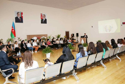 Gəncədə  "Valideyn klubu" layihəsinin növbəti görüşü təşkil olunub