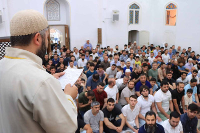 Qurban bayramı münasibətilə bayram namazı qılınıb