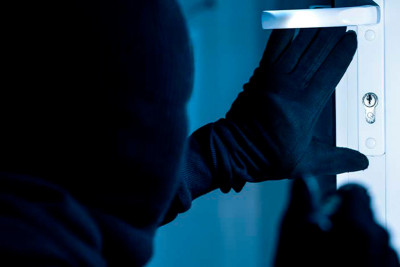 İki nəfər oğurluq üstündə tutulub