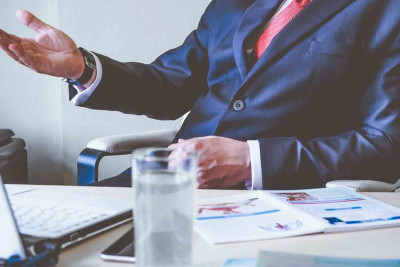 Ata oğlunu həbs etdirib