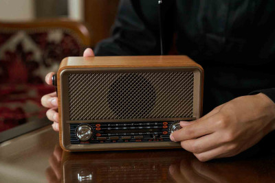 Bu gün Azərbaycanda ilk radiostansiyanın yarandığı gündür