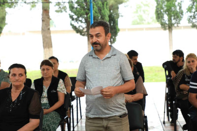 Niyazi Bayramov növbəti dəfə sakinlərlə görüşüb