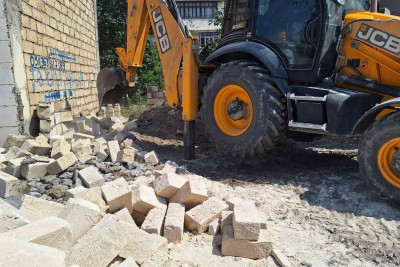 Bir neçə qanunsuz tikinti sökülüb