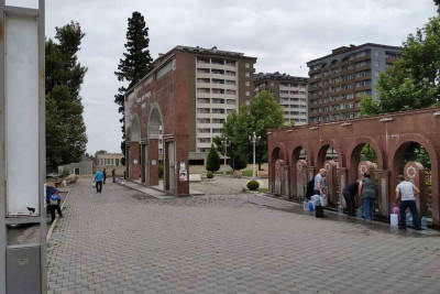 Mirzə Şəfi Vazeh parkı səliqəyə salınıb