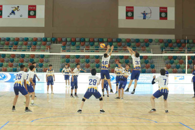 Şəhər rəsmiləri yeniyetmə voleybolçularla görüşüblər