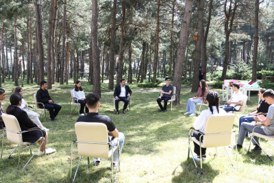 Gədəbəyin icra başçısı məzunlarla görüşüb