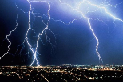 Yeniyetmə ildırımın qurbanı olub