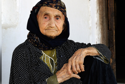 Ən çox 90-dan yuxarı yaşı olan sakinlər bu rayonlarda yaşayırlar