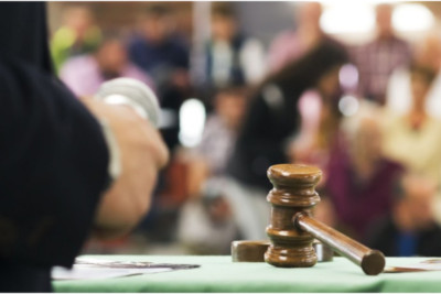 Bağlanmış bankın əmlakı hərraca çıxarılır