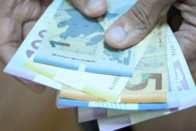 Şəhərdə orta aylıq əməkhaqqı 700 manatdan çoxdur