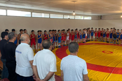 Qazaxda sərbəst güləş üzrə yarış keçirilib