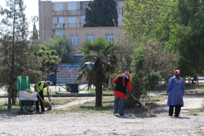 Gəncənin bir neçə küçəsi təmizlənib