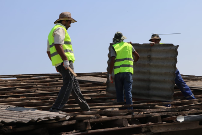 MKTİB Gəncədə yararsız dam örtüklərini təmir edir