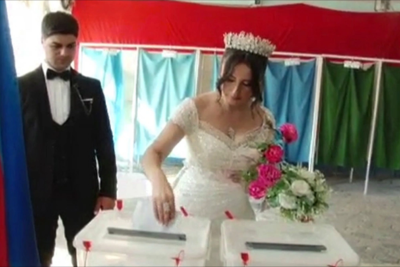 Tovuzda bəylə gəlin seçkilərdə iştirak ediblər