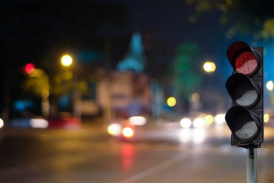 Yolu keçmək istəyən 22 yaşlı qızı maşın vurub