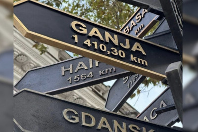 Ukraynada Gəncəyə aid nişan qoyulub