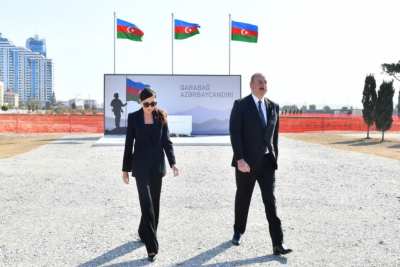 İlham Əliyev Zəfər parkında olub