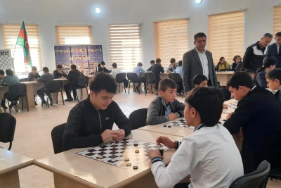 Yeniyetmələr dama yarışında mübarizə aparıblar