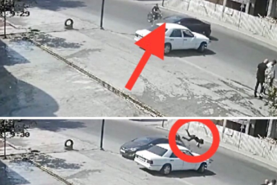 Yola baxmadan maşınını park edən sürücü mopedlə toqquşdu - VİDEO