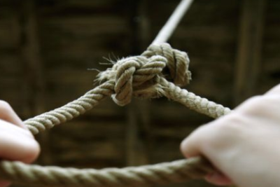 Tovuzda kişi özünü asdı