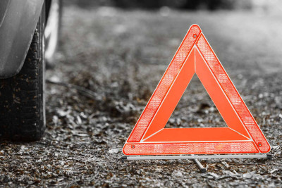 Sərnişin avtobusu minik maşını ilə toqquşub