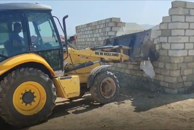 Şəmkirdə daha bir qanunsuz tikili sökülüb