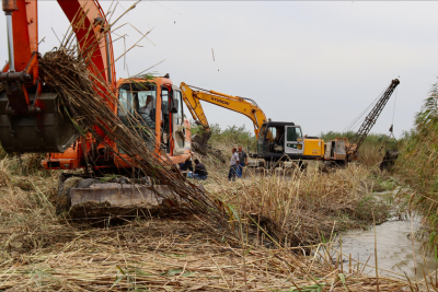 Samuxda sahil bərkitmə işləri aparılır
