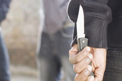 Göygöl sakini bıçaqlanıb