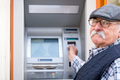 Qərb bölgələrində pensiyalar bu vaxt ödəniləcək