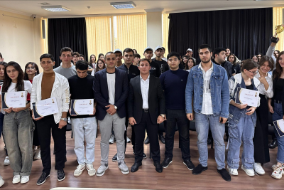 Tələbələr biliklərini intellektual oyunda sınayıblar